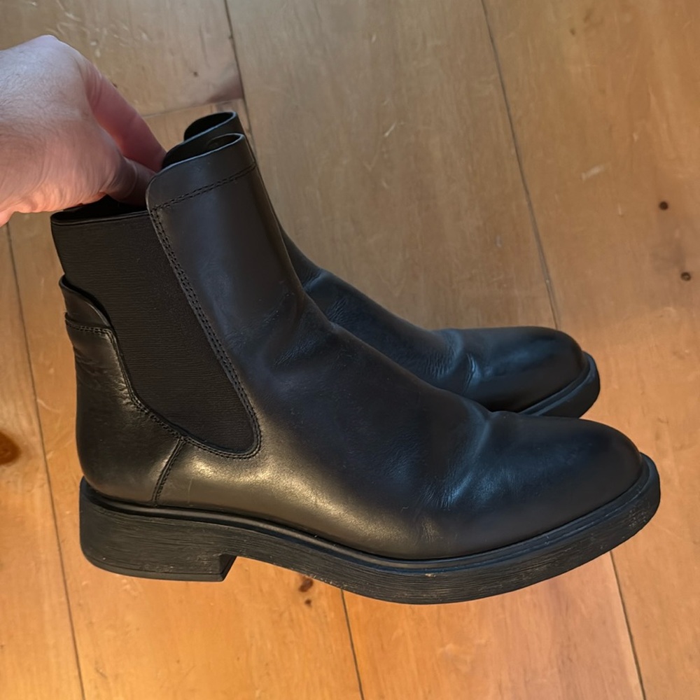 Leather pull on Franco Sarto Chelsea boots size women’s 10